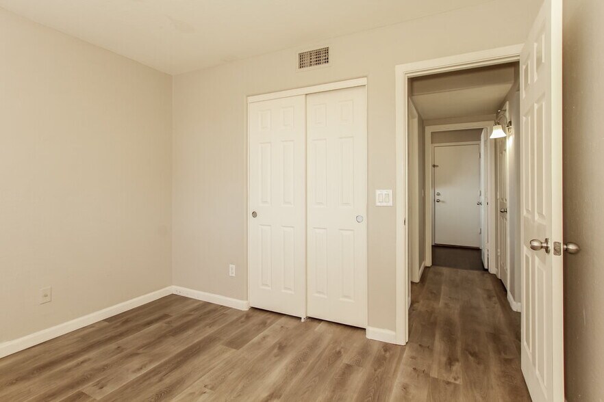 Building Photo - 2194 S 156th Ave