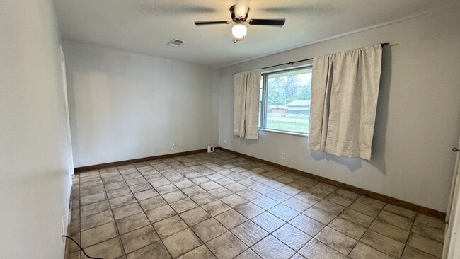 Building Photo - 202 Gross St