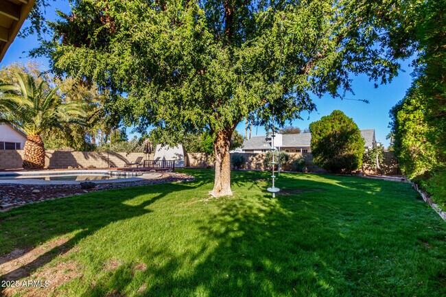 Building Photo - 2739 S Emerson Cir