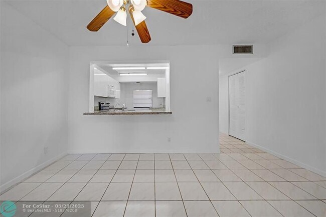Building Photo - 2031 Coral Ridge Dr