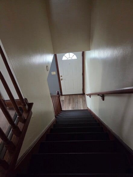 Building Photo - 76 William St