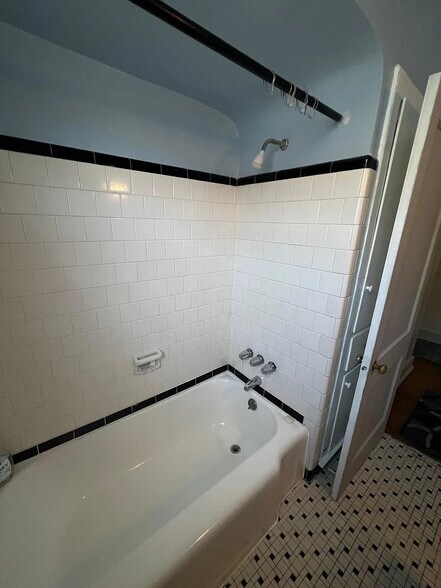 Building Photo - 7707 Green St