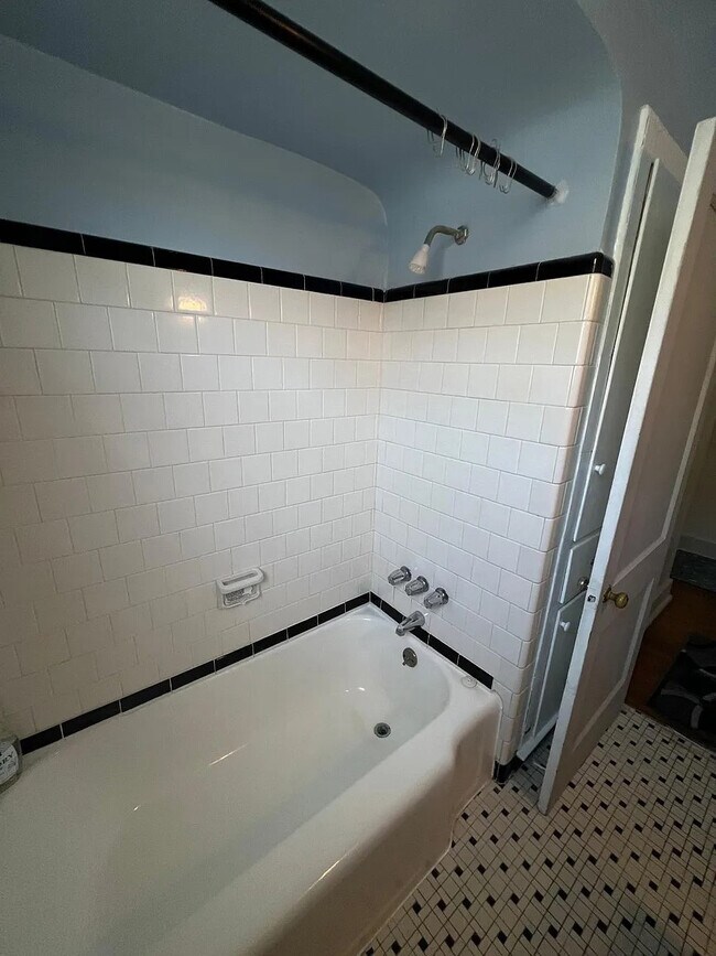 Building Photo - 7707 Green St