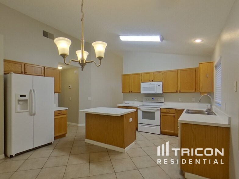 Building Photo - 2636 Cahill Way