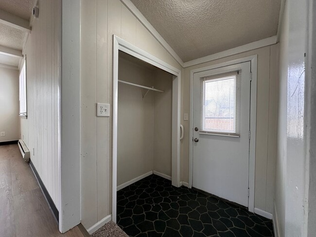 Building Photo - 733 1st St