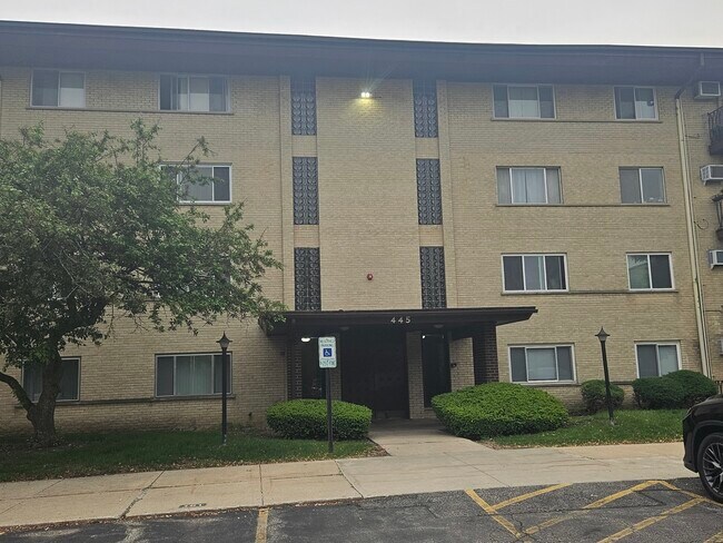 Primary Photo - 445 S Cleveland Ave
