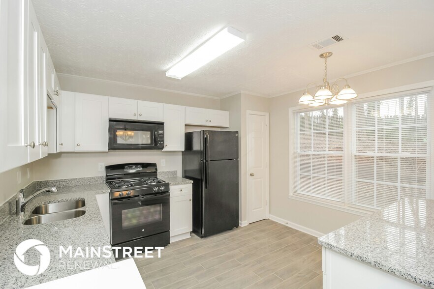 Building Photo - 3204 Rimrock Dr
