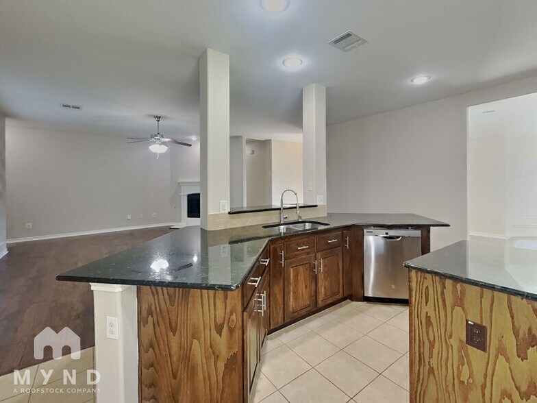 Building Photo - 1020 Hiddencreek Dr