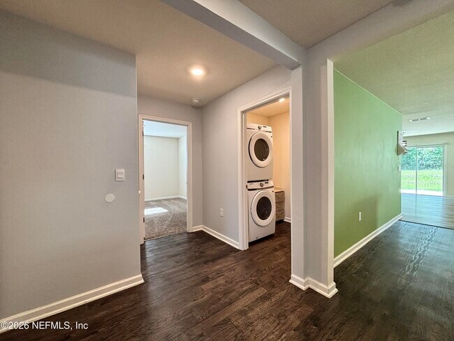 Building Photo - 2270 Willow Springs Dr