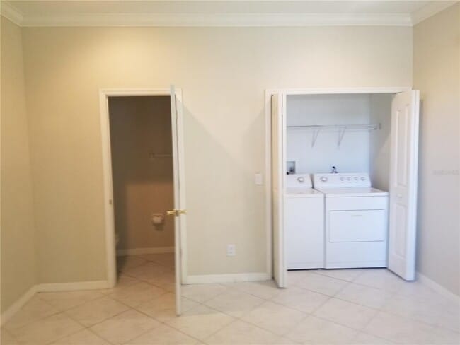 Building Photo - 3043 Pointeview Dr