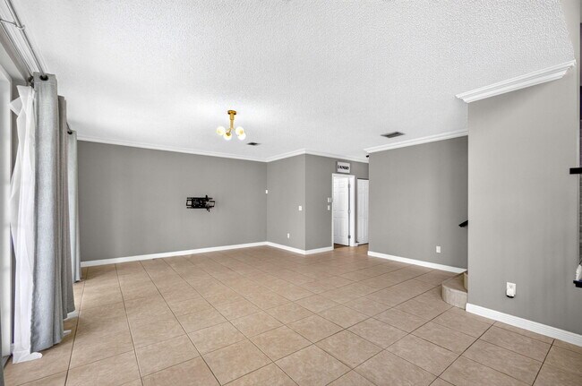 Building Photo - 1204 Oakwater Dr