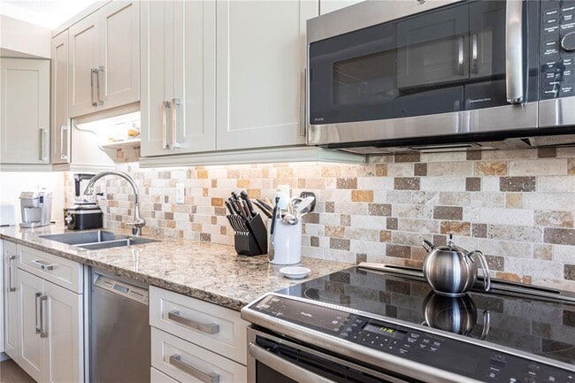 Building Photo - 1531 Clower Creek Dr