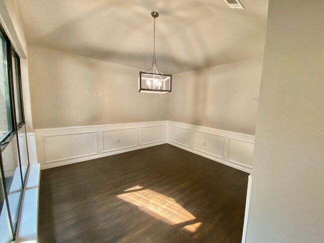 Building Photo - 3924 Denham Way