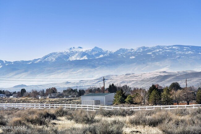 Building Photo - 430 Calle De La Plata