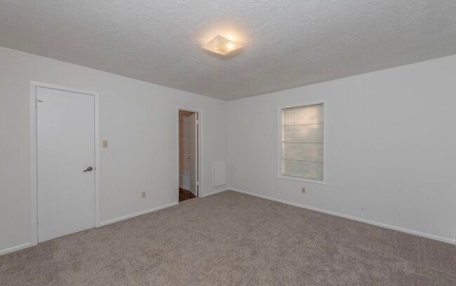 Building Photo - 1415 Holik Dr