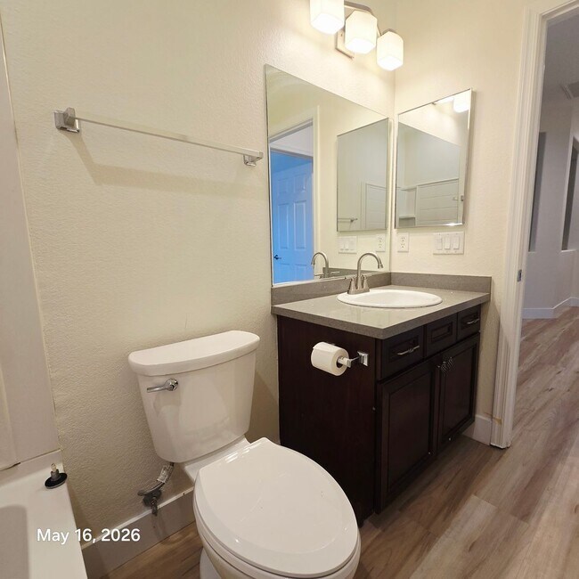 Building Photo - Gorgeous Home For Rent