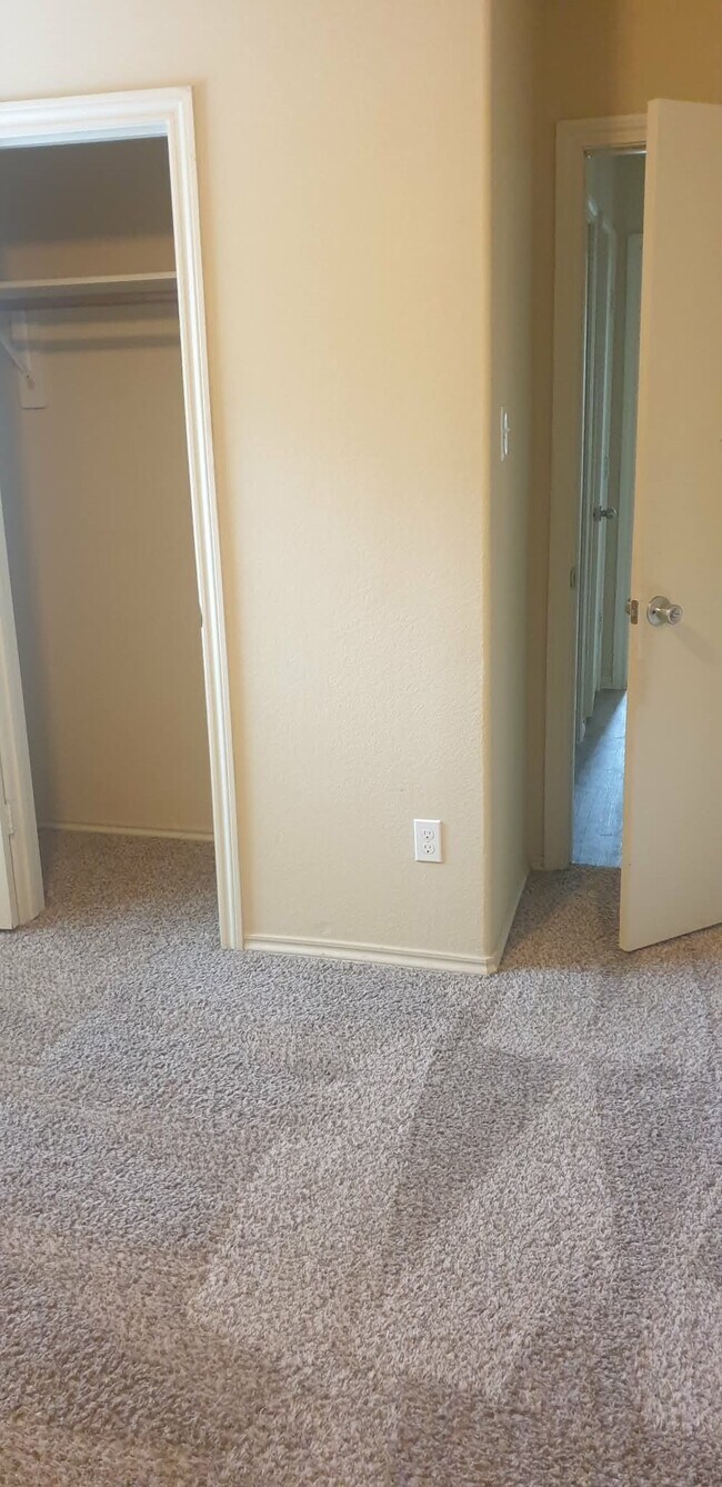 Building Photo - 821 Katydid Ct