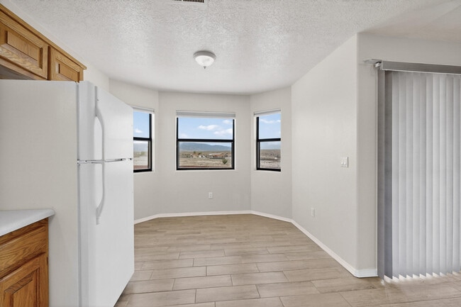 Building Photo - 16 Sheba Pl