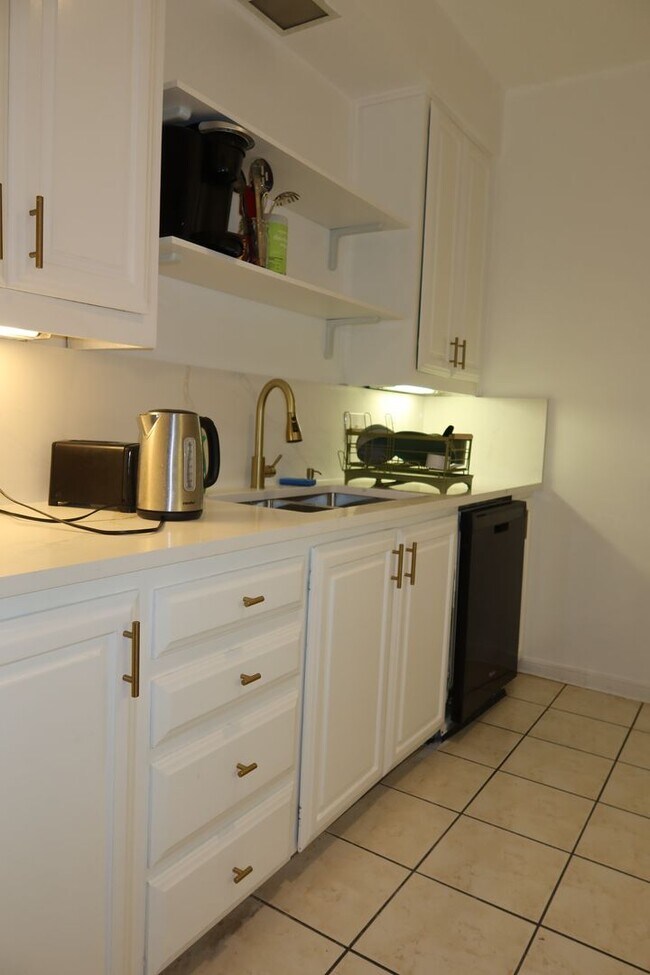 Building Photo - Pre-Lease - Beautiful 3 Bedroom 2 1/2 Bath...