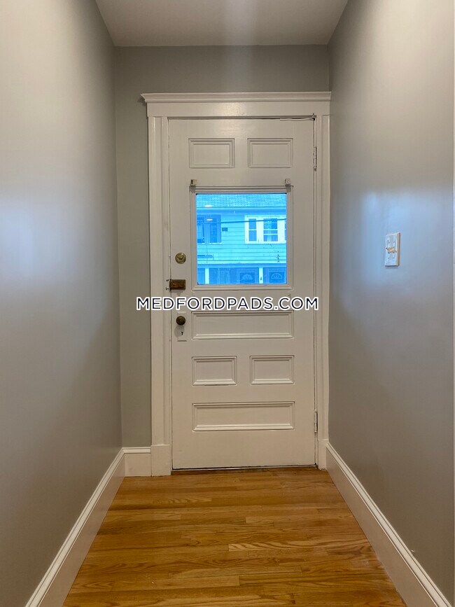 Building Photo - 72 Frederick Ave