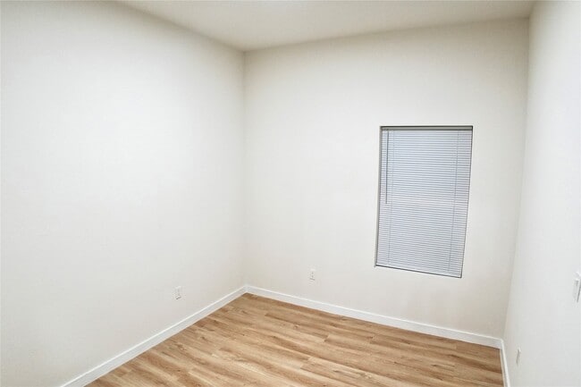 Building Photo - 9705 Garcroft St