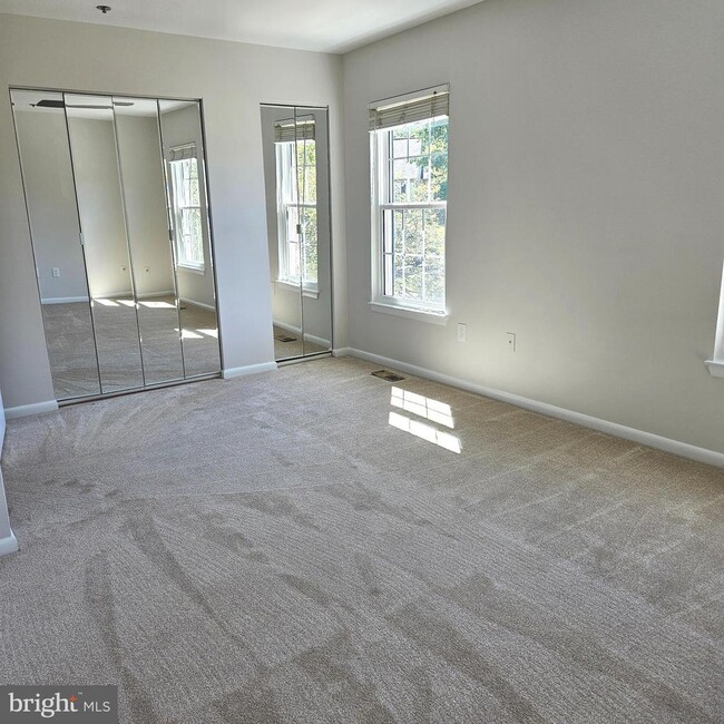 Building Photo - 3537 Dartmoor Ln