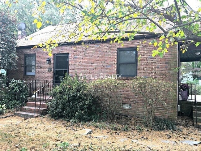 Building Photo - 1007 Rosehill Ave
