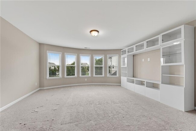Building Photo - 185 Sierra Cir