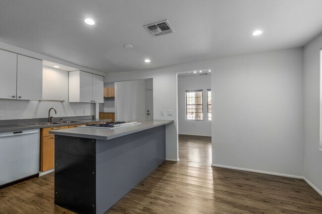 Building Photo - First Month Free - Two Bedroom Townhome in Garfield District!