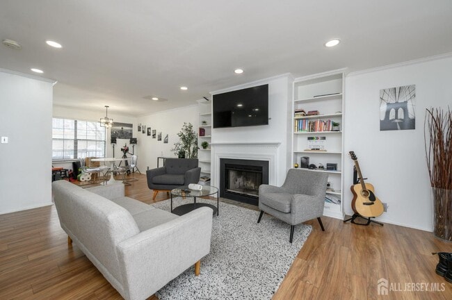 Building Photo - 57 Boston St