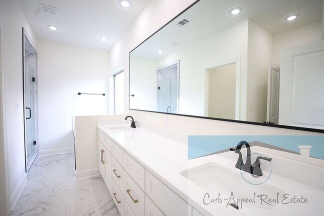 Building Photo - Luxury, new construction 3 bed, 2 bath home includes washer and dryer - Brookland!!