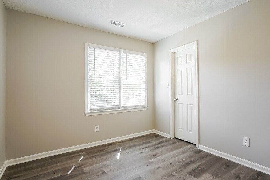 Building Photo - 1011 Laurens Way