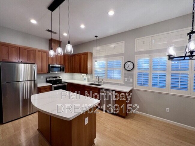 Building Photo - 1465 Wedgewood Ct