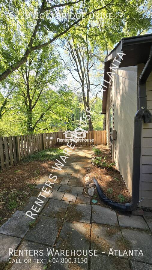 Building Photo - 5229 Rockbridge Dr