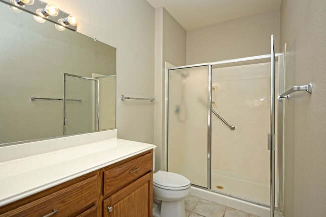 Building Photo - 106 Sunflower St