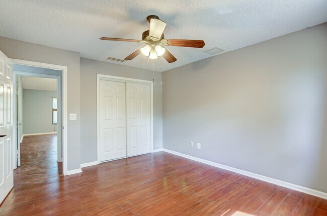 Building Photo - 11834 Donlin Dr
