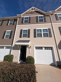 Building Photo - Pristine Townhome located in the North End Commons Community!