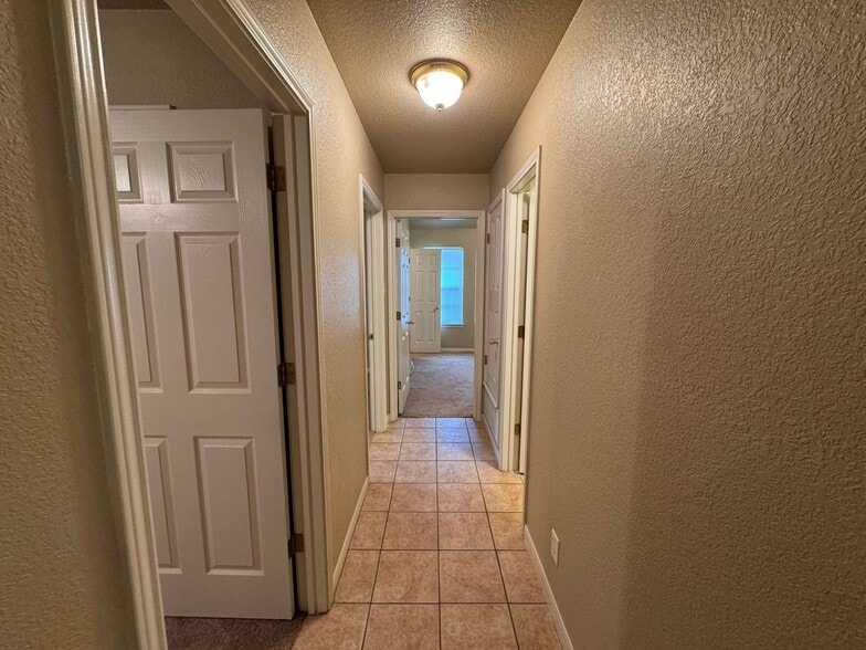 Building Photo - 4803 John David Dr