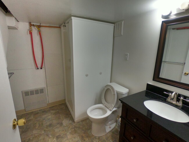 The private bathroom. - 303 Hanover St