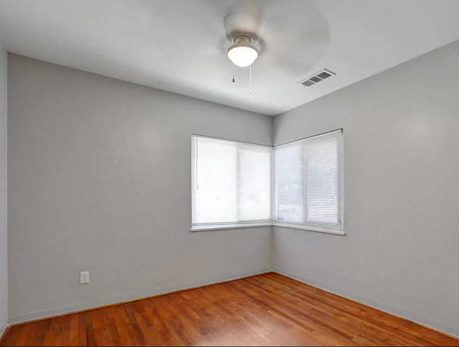 Building Photo - 1807 N 11th Ave