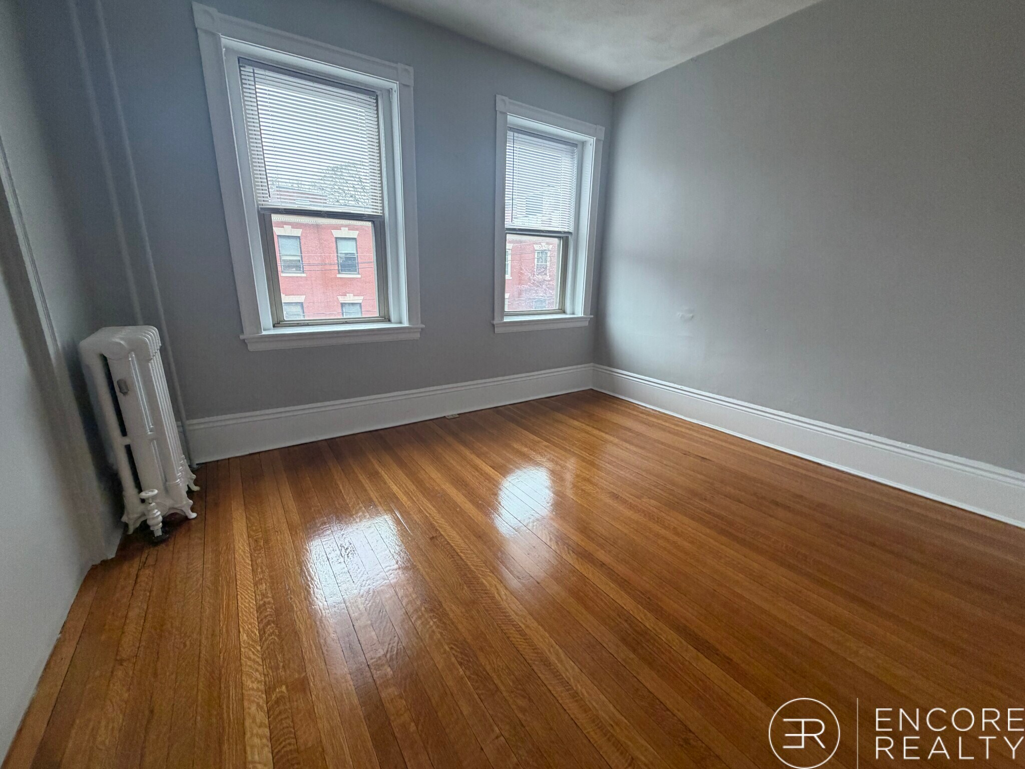 Building Photo - 11 Park St