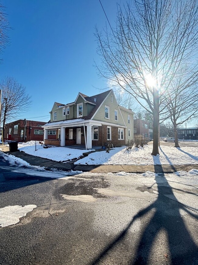 Building Photo - 3 Br 1 Bath Twin Home available in Bethlehem