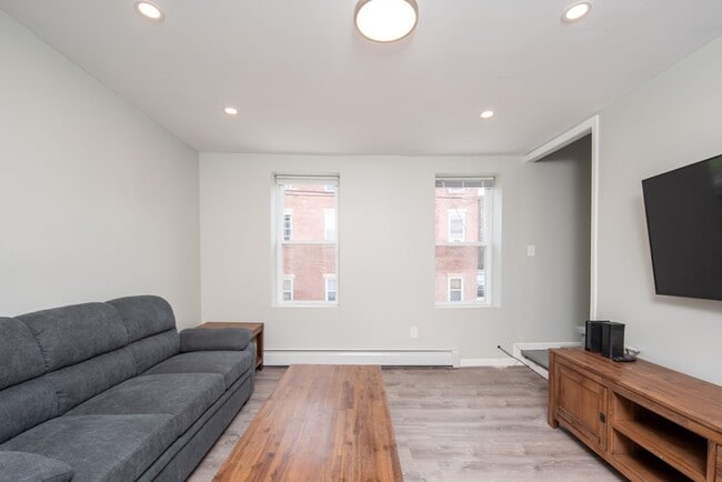 Building Photo - 53 13th St