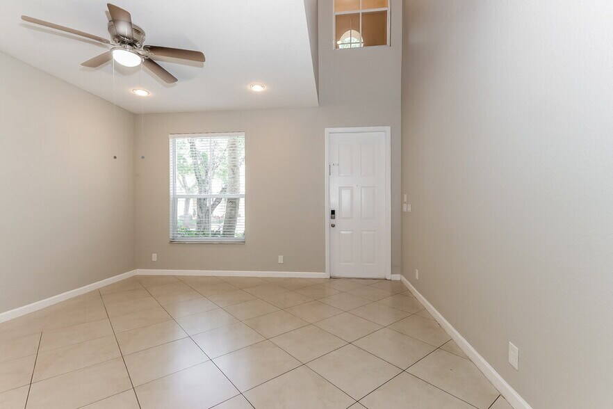 Building Photo - 4322 Lake Tahoe Cir