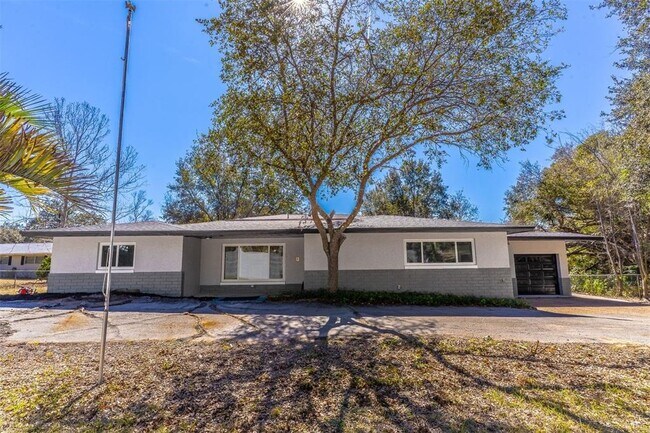 Building Photo - 16880 SE 63rd Ln