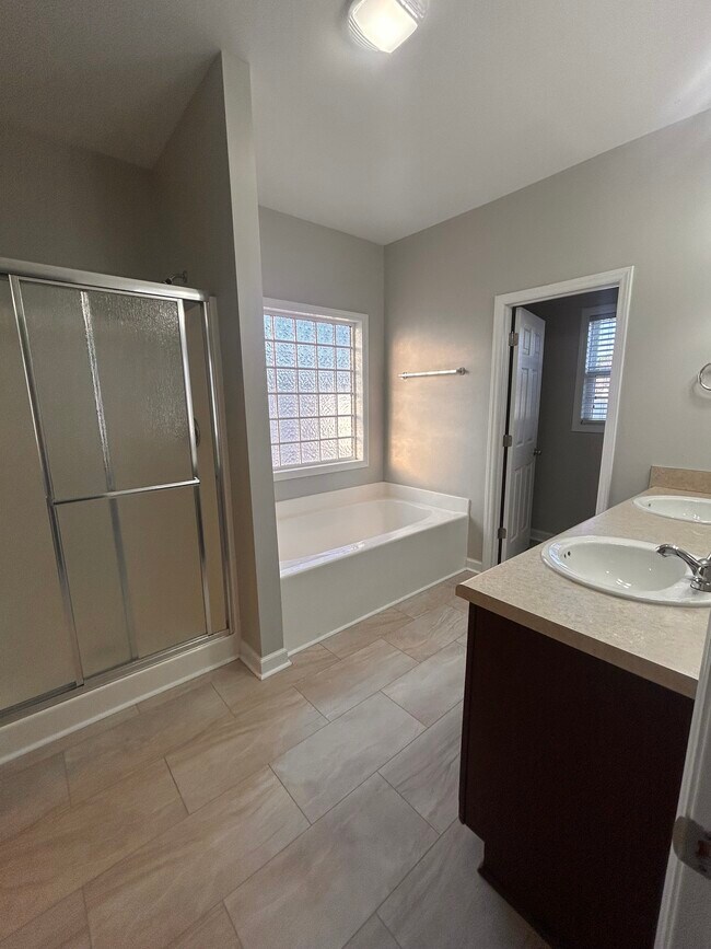 Building Photo - 4304 Dublin Rd