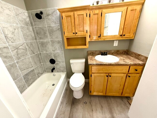 Building Photo - 3831 Morningview Dr
