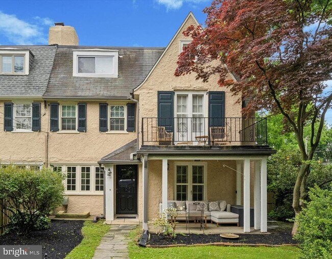 Primary Photo - 500 Spring Ln