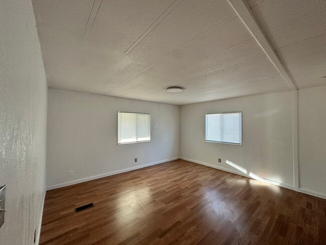 Building Photo - 44826 Orpington Ave