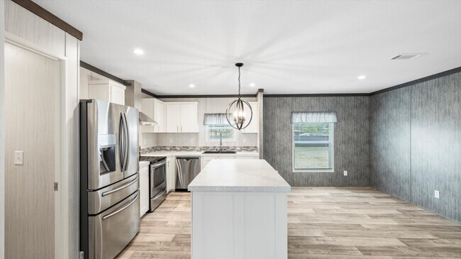 Building Photo - 30239 Clearview Dr